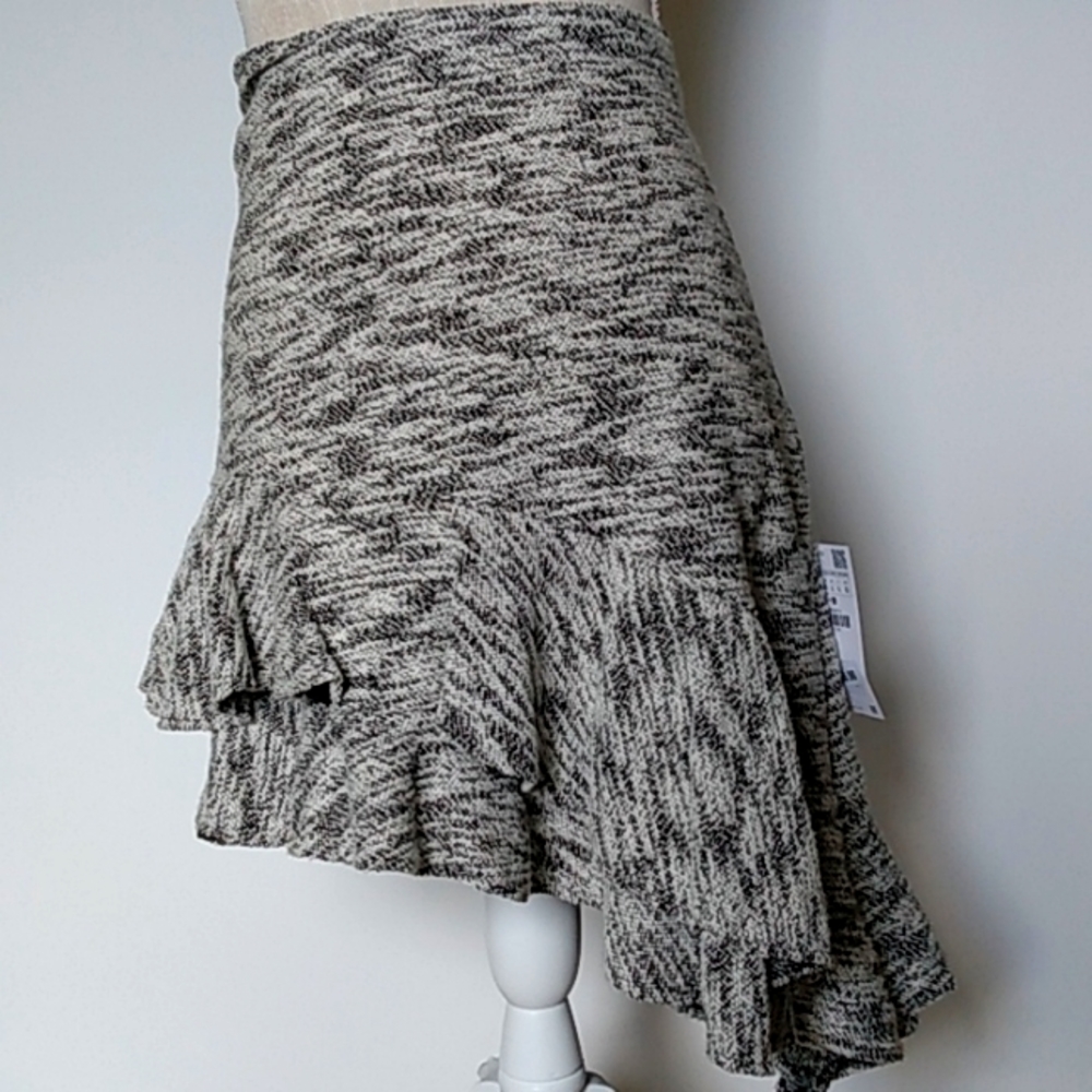 ZARA SKIRT TWEED BLACK WHITE ASYMMETRICAL TIERED Ruffled Size Large NEW!